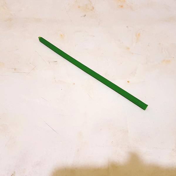 Свічка зелена віск L 210 мм d 6мм